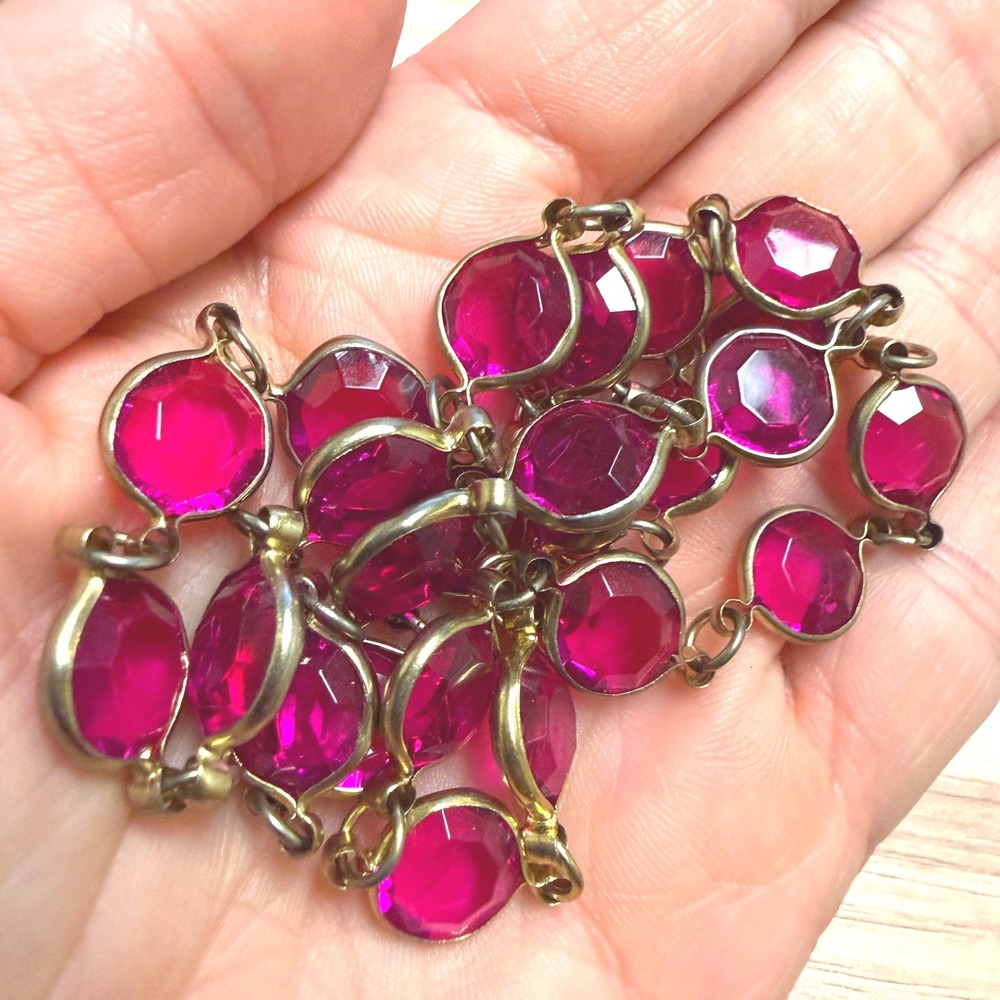 Vintage Fuchsia Pink Faceted Lucite Style Necklace Gold Tone 19" Costume Jewelry